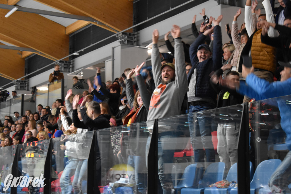 Mecz charytatywny. Na lodzie Czerkawski i Wołosz