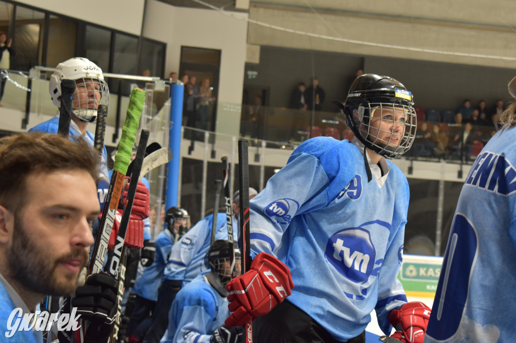 Mecz charytatywny. Na lodzie Czerkawski i Wołosz