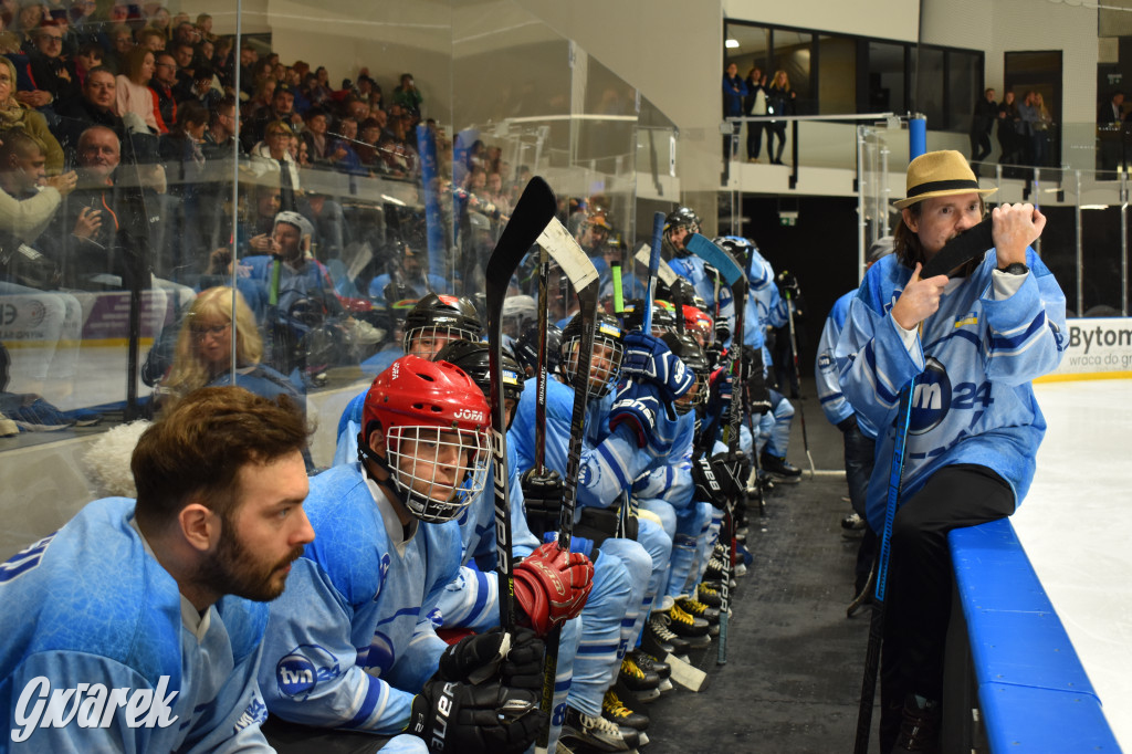 Mecz charytatywny. Na lodzie Czerkawski i Wołosz