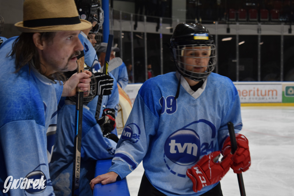 Mecz charytatywny. Na lodzie Czerkawski i Wołosz