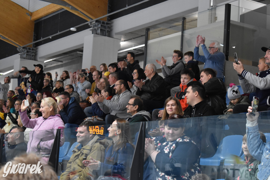 Mecz charytatywny. Na lodzie Czerkawski i Wołosz