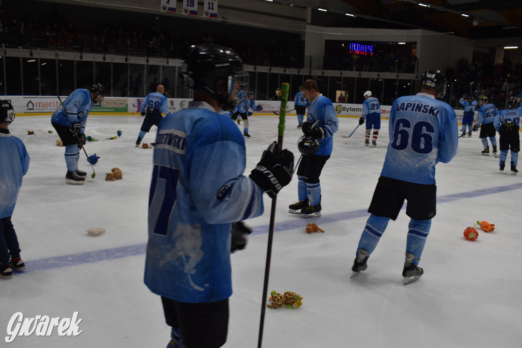 Mecz charytatywny. Na lodzie Czerkawski i Wołosz