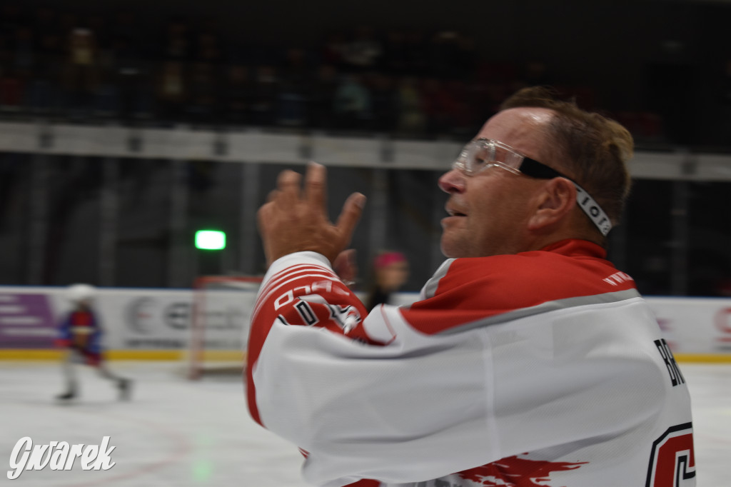 Mecz charytatywny. Na lodzie Czerkawski i Wołosz