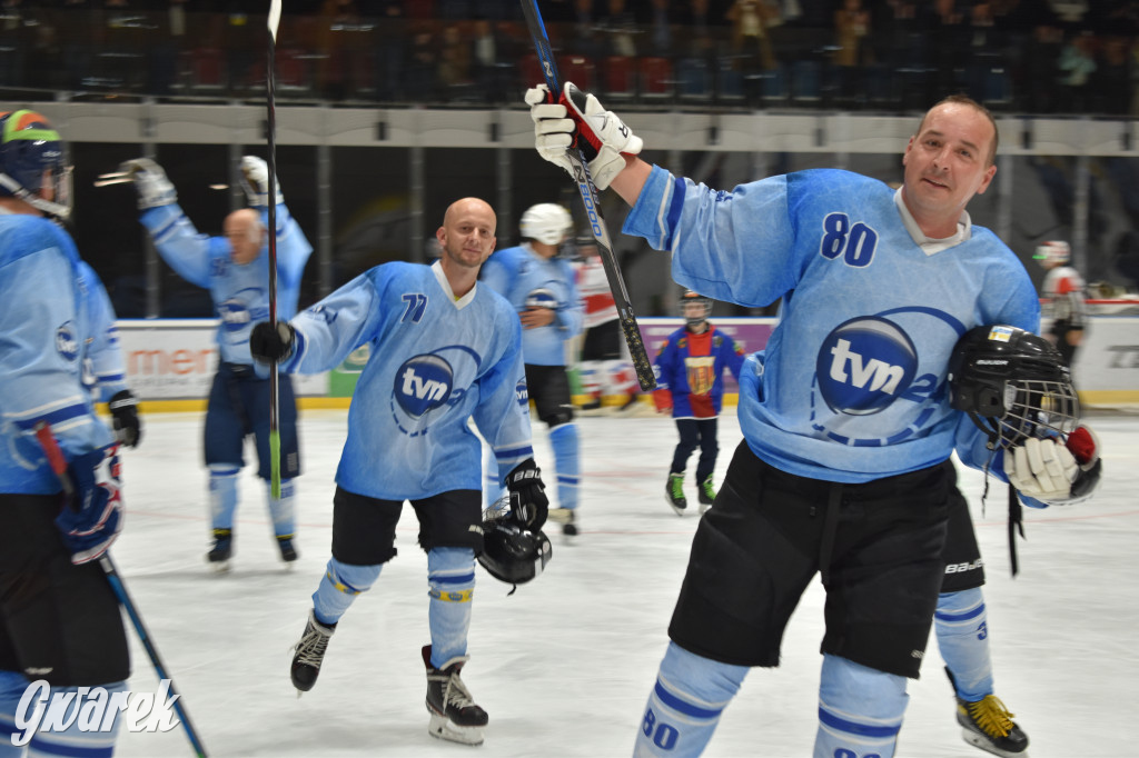 Mecz charytatywny. Na lodzie Czerkawski i Wołosz
