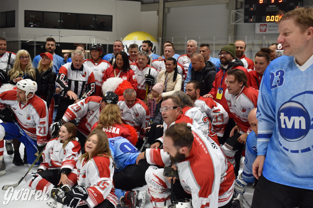 Mecz charytatywny. Na lodzie Czerkawski i Wołosz