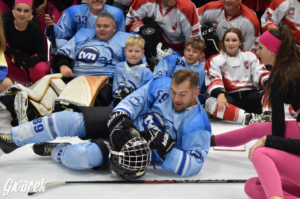 Mecz charytatywny. Na lodzie Czerkawski i Wołosz