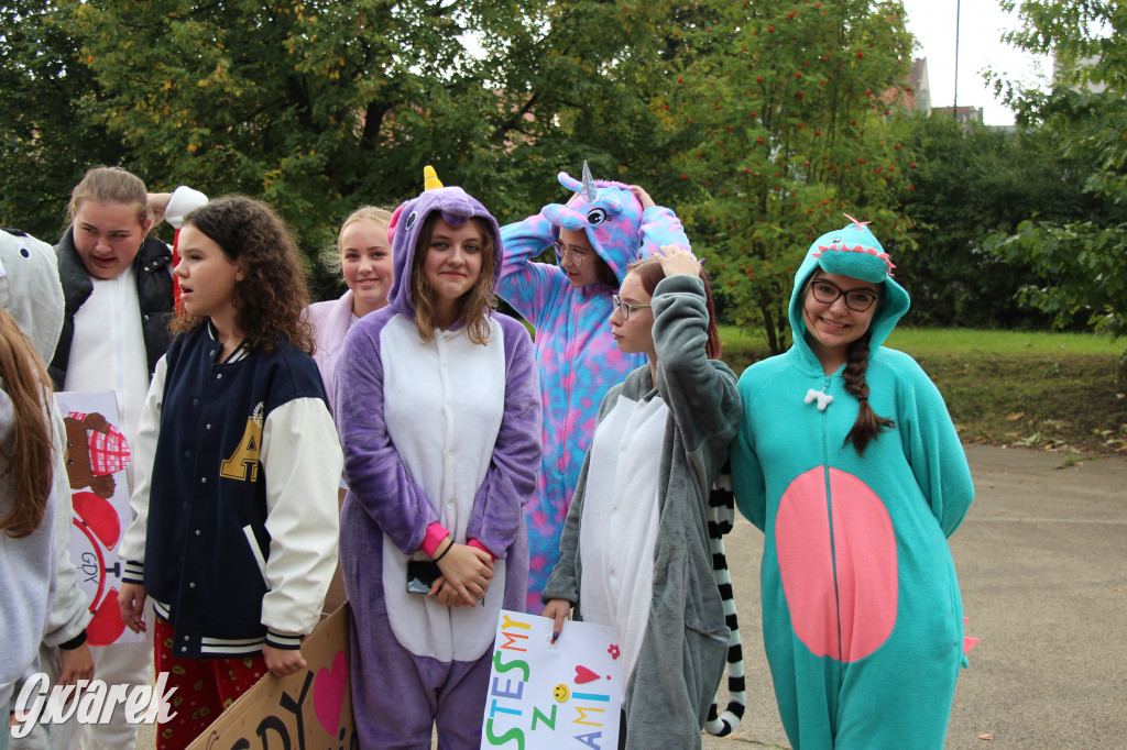 Tarnowskie Góry. Spacer w piżamach