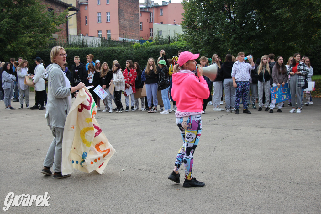 Tarnowskie Góry. Spacer w piżamach