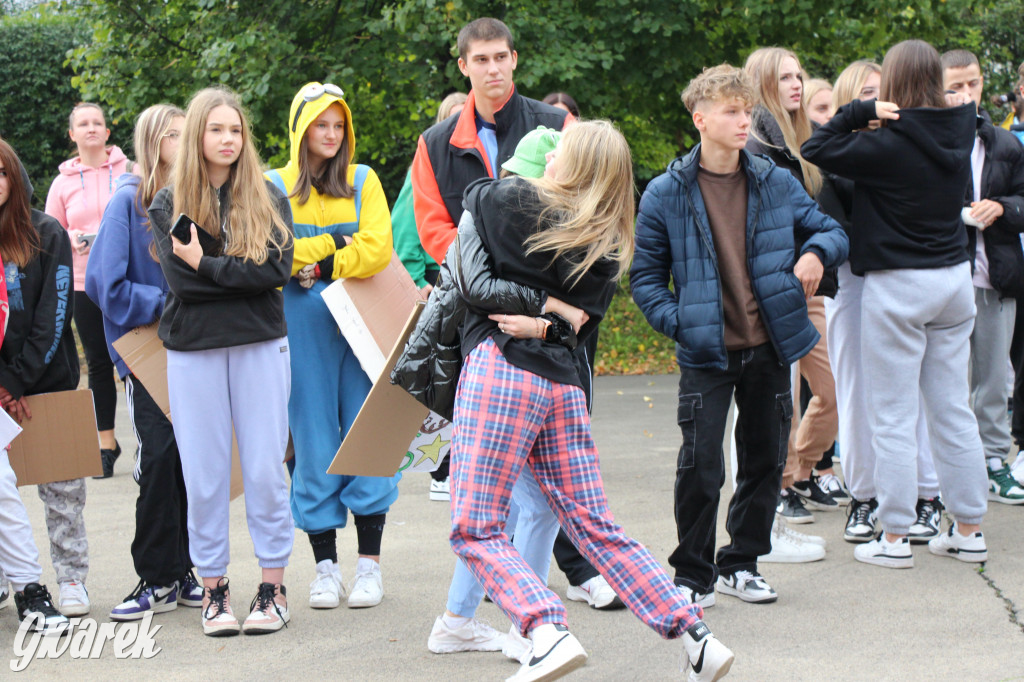 Tarnowskie Góry. Spacer w piżamach