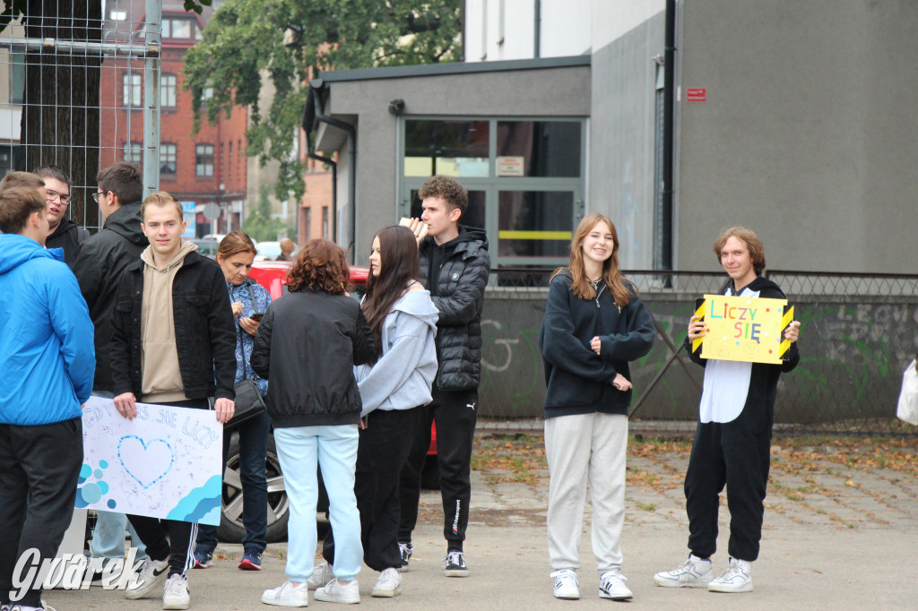 Tarnowskie Góry. Spacer w piżamach