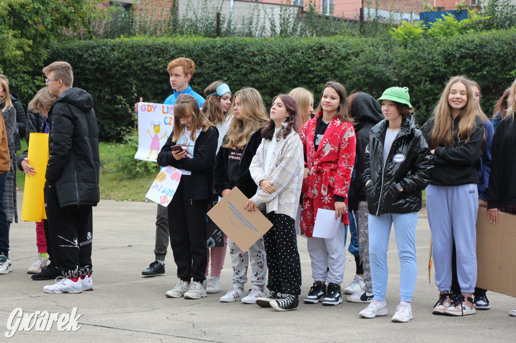 Tarnowskie Góry. Spacer w piżamach