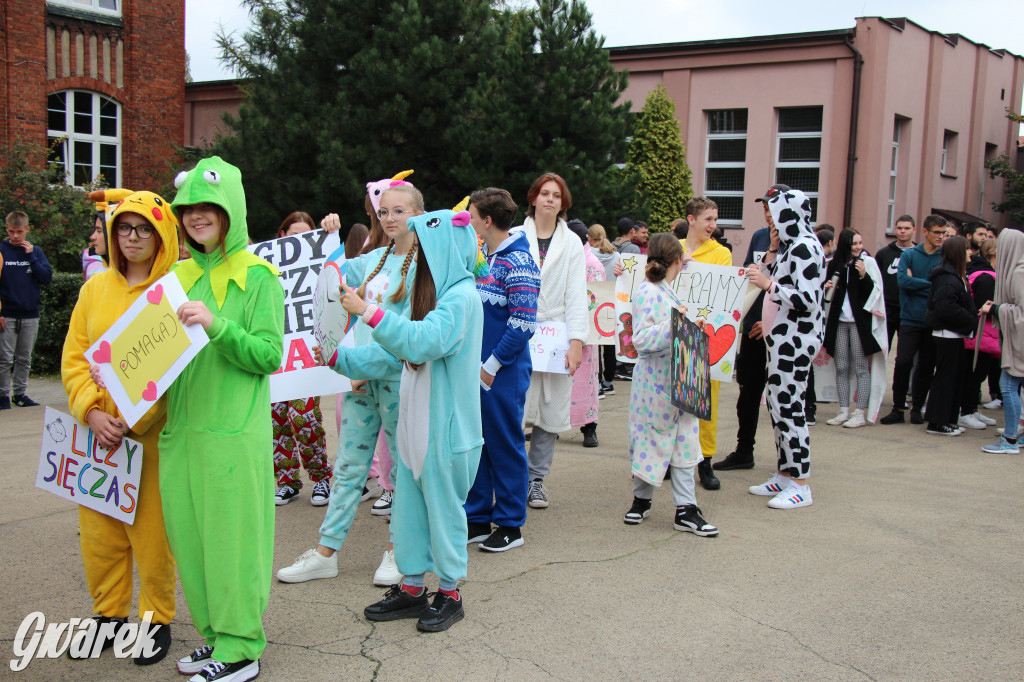 Tarnowskie Góry. Spacer w piżamach
