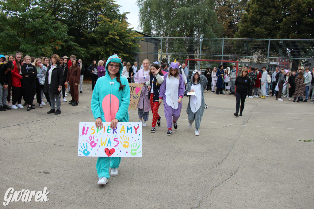 Tarnowskie Góry. Spacer w piżamach