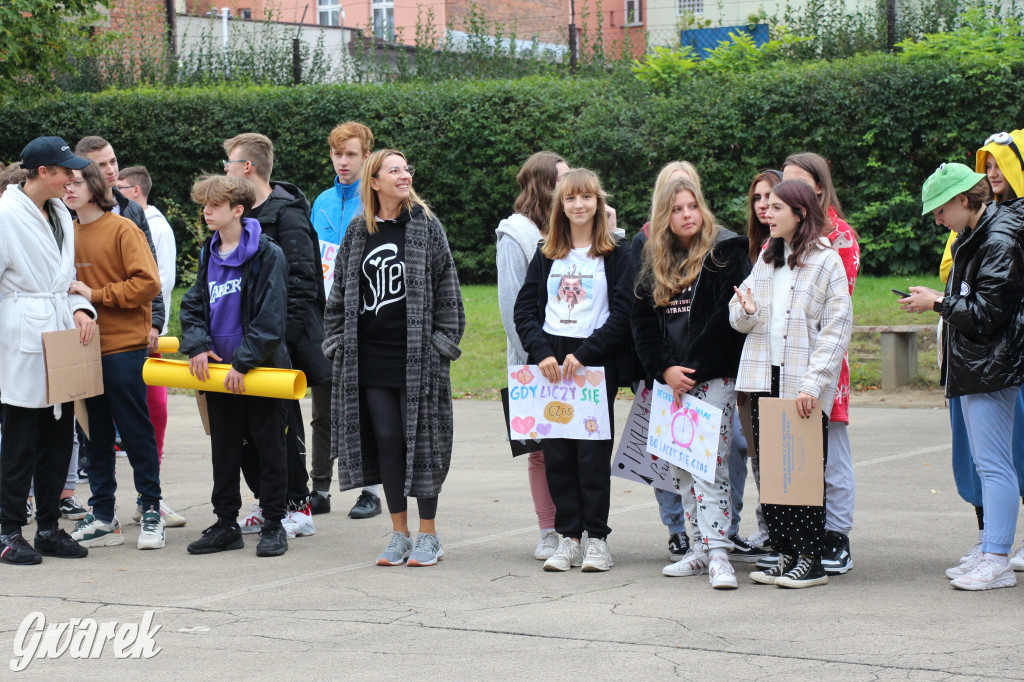 Tarnowskie Góry. Spacer w piżamach