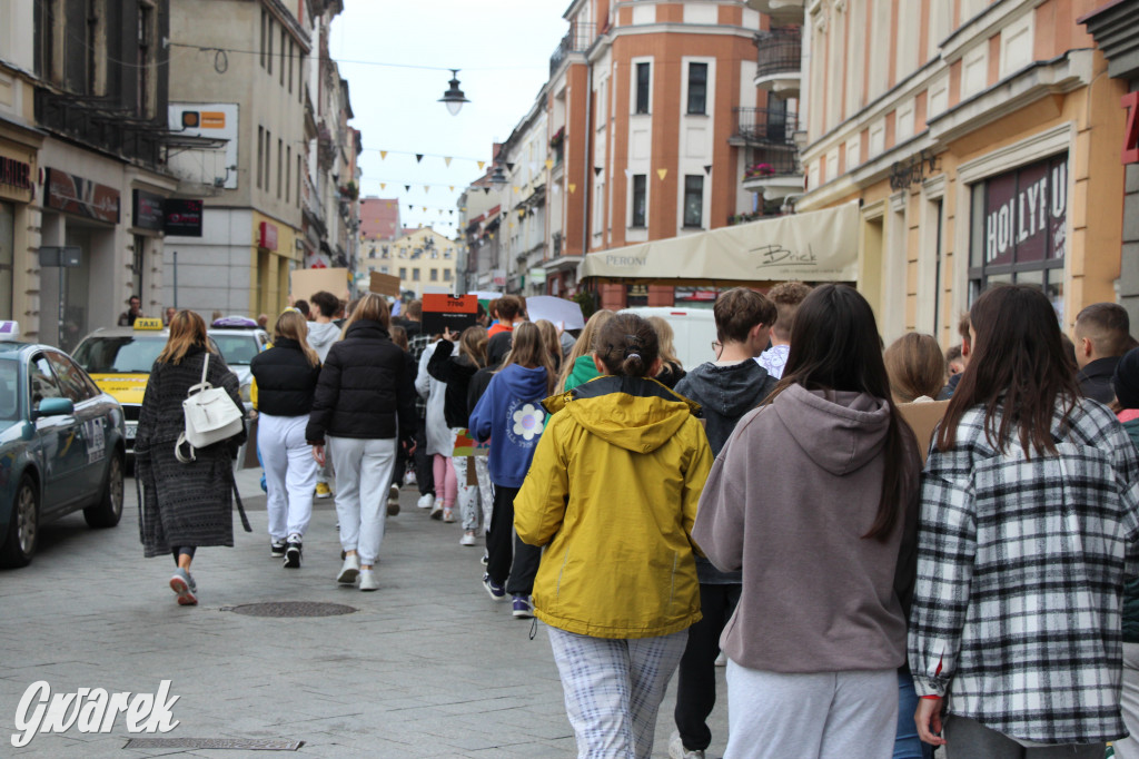 Tarnowskie Góry. Spacer w piżamach
