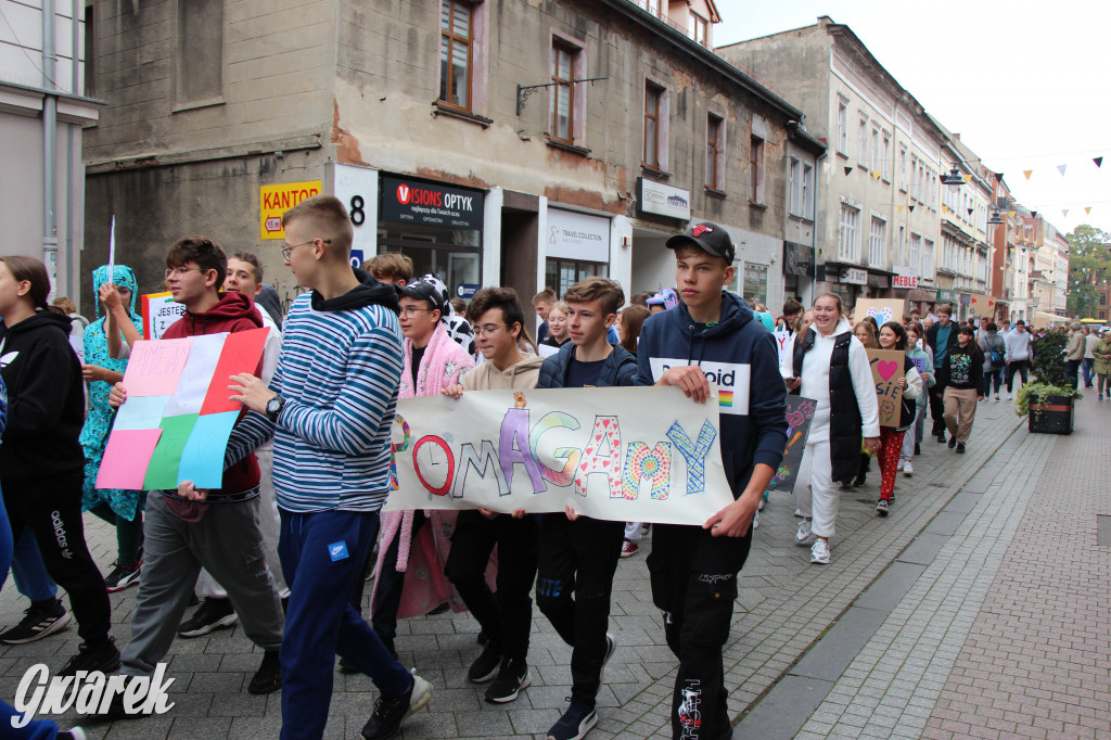 Tarnowskie Góry. Spacer w piżamach