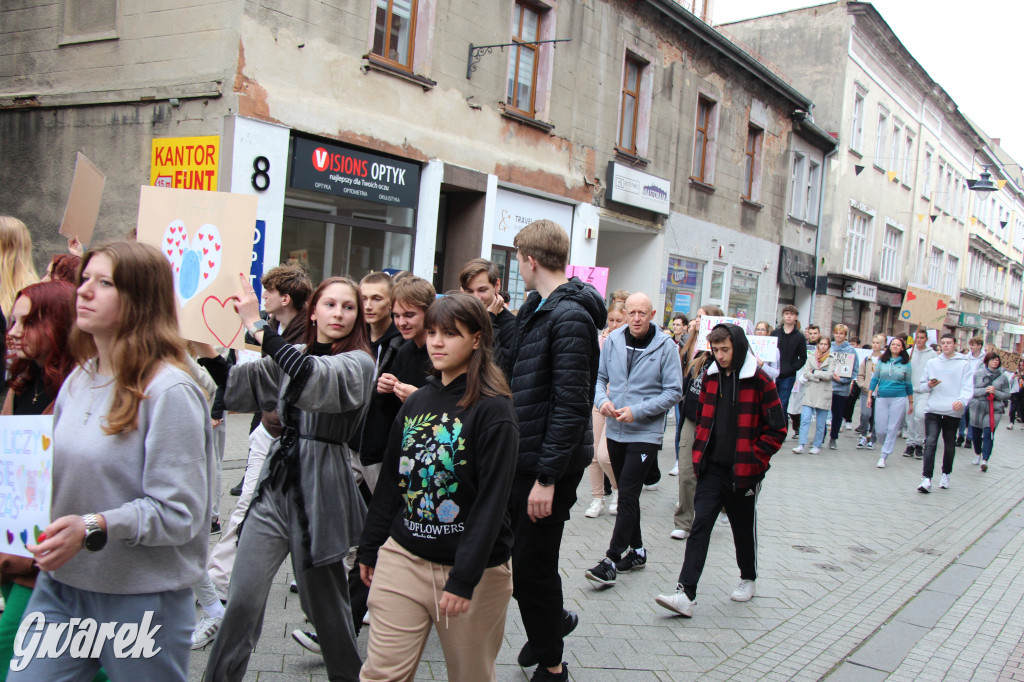 Tarnowskie Góry. Spacer w piżamach