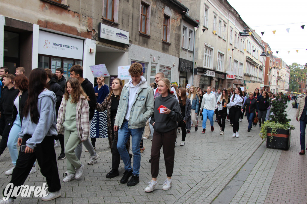 Tarnowskie Góry. Spacer w piżamach