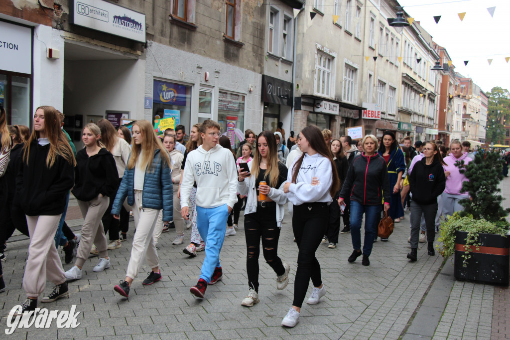 Tarnowskie Góry. Spacer w piżamach