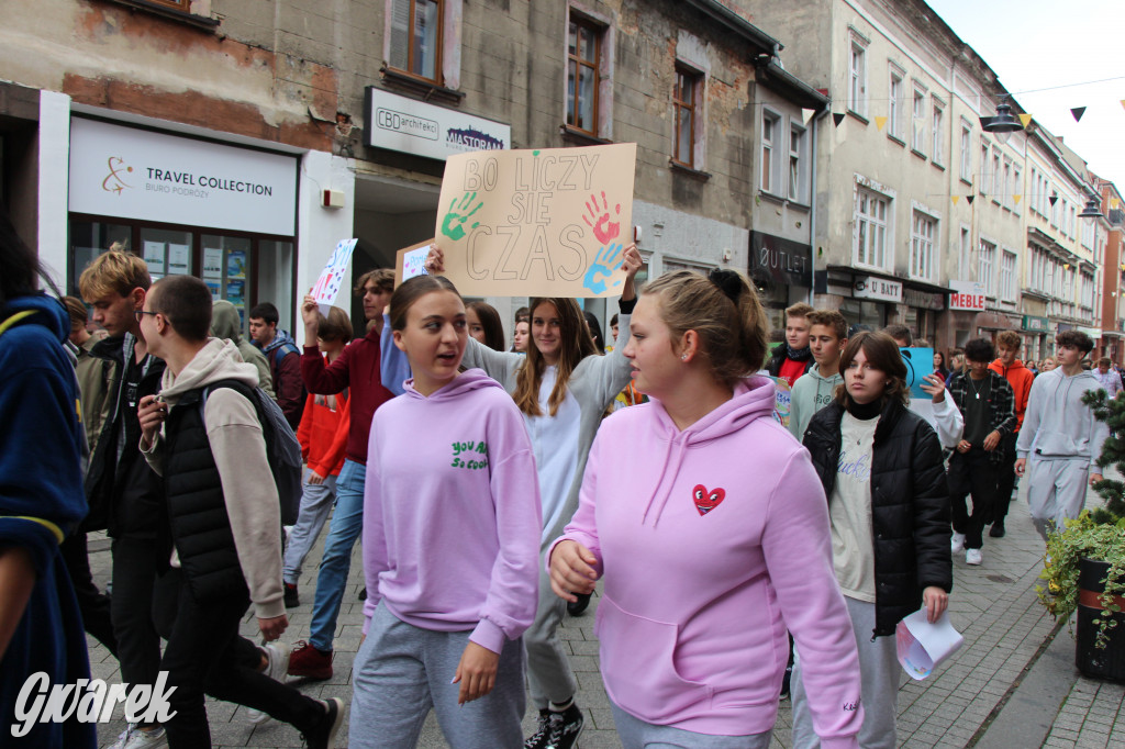 Tarnowskie Góry. Spacer w piżamach