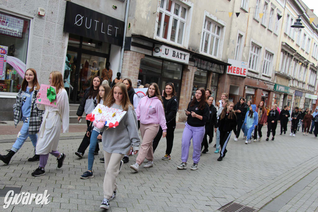 Tarnowskie Góry. Spacer w piżamach