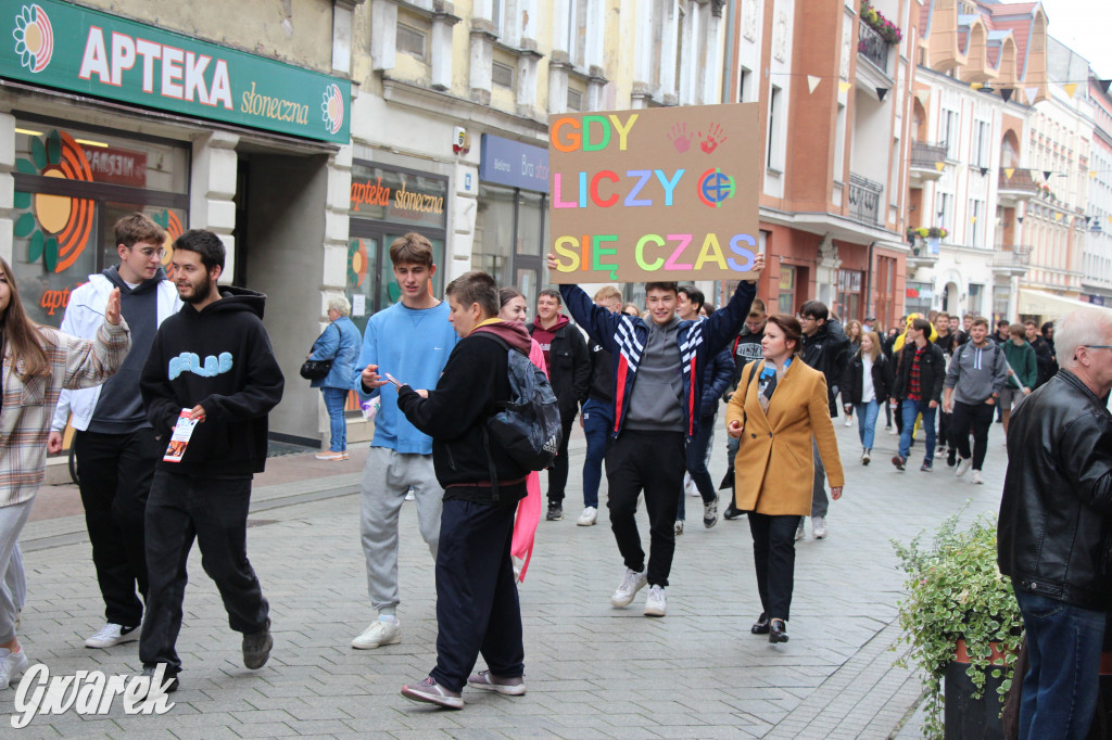 Tarnowskie Góry. Spacer w piżamach