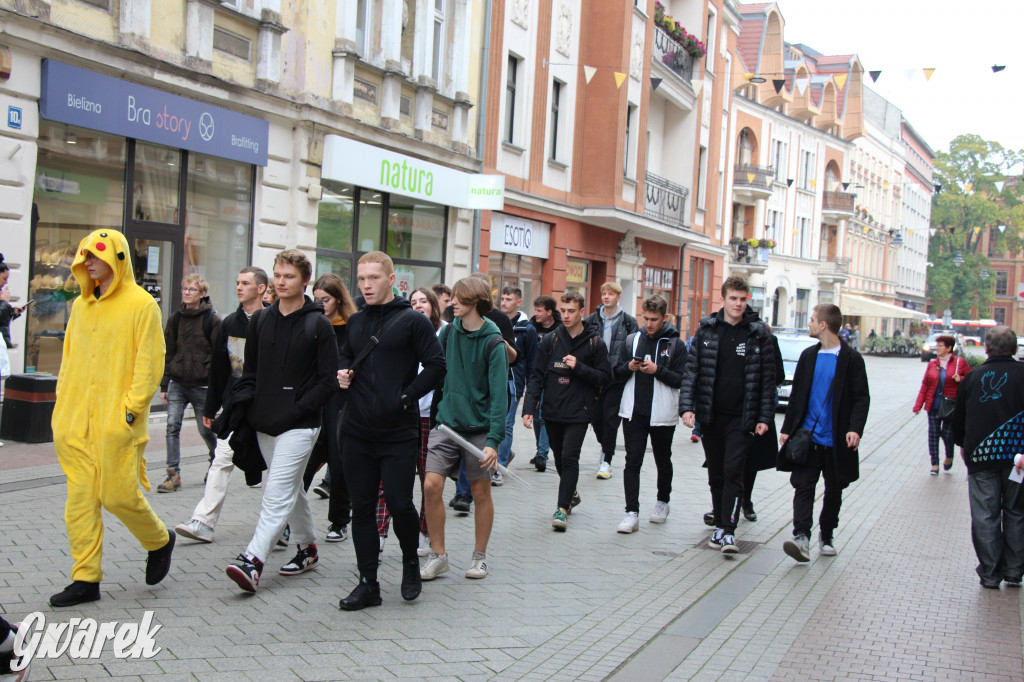 Tarnowskie Góry. Spacer w piżamach