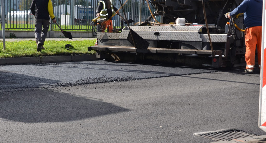 Radzionków. Budują ścieżkę rowerową