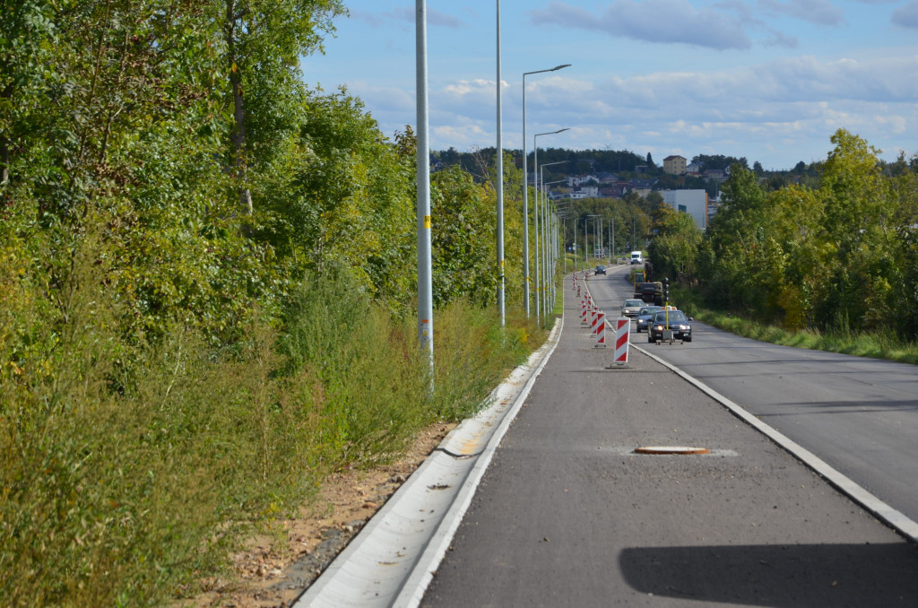 Radzionków. Budują ścieżkę rowerową
