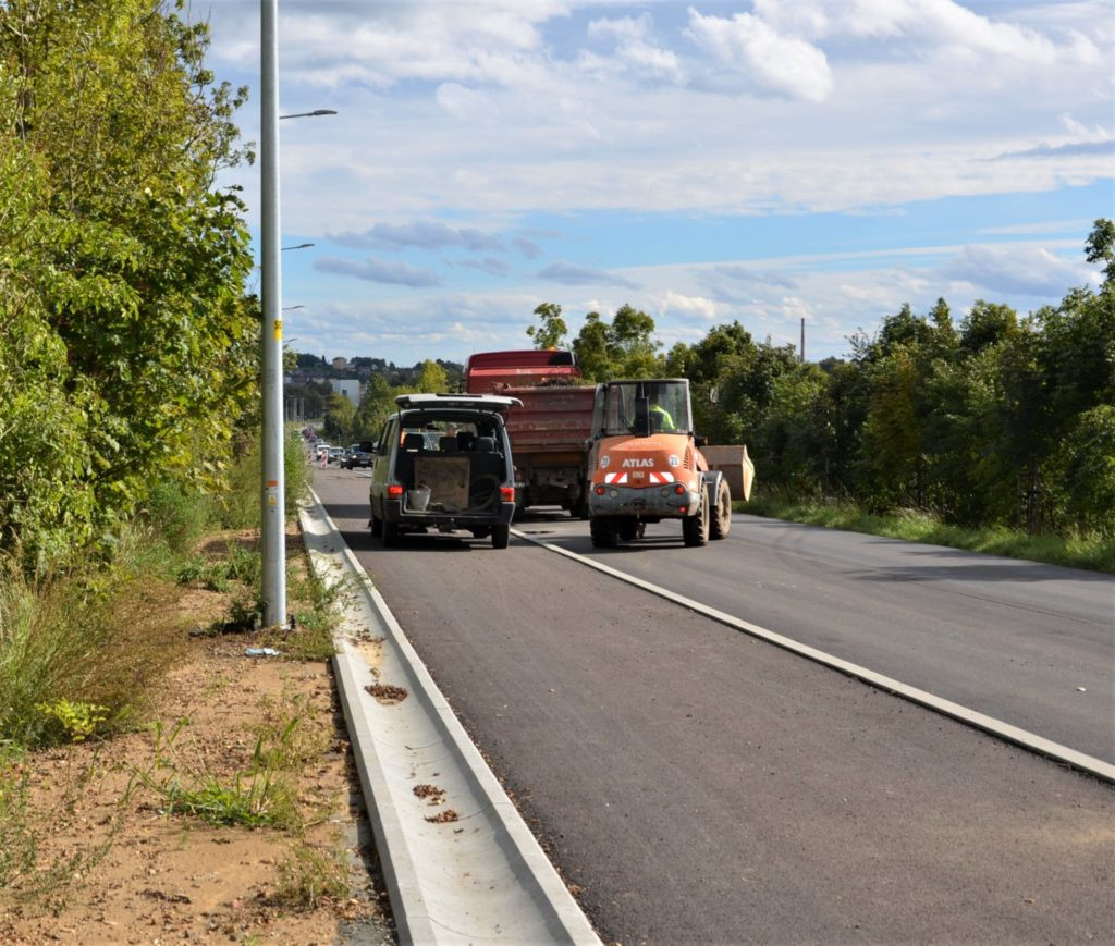Radzionków. Budują ścieżkę rowerową