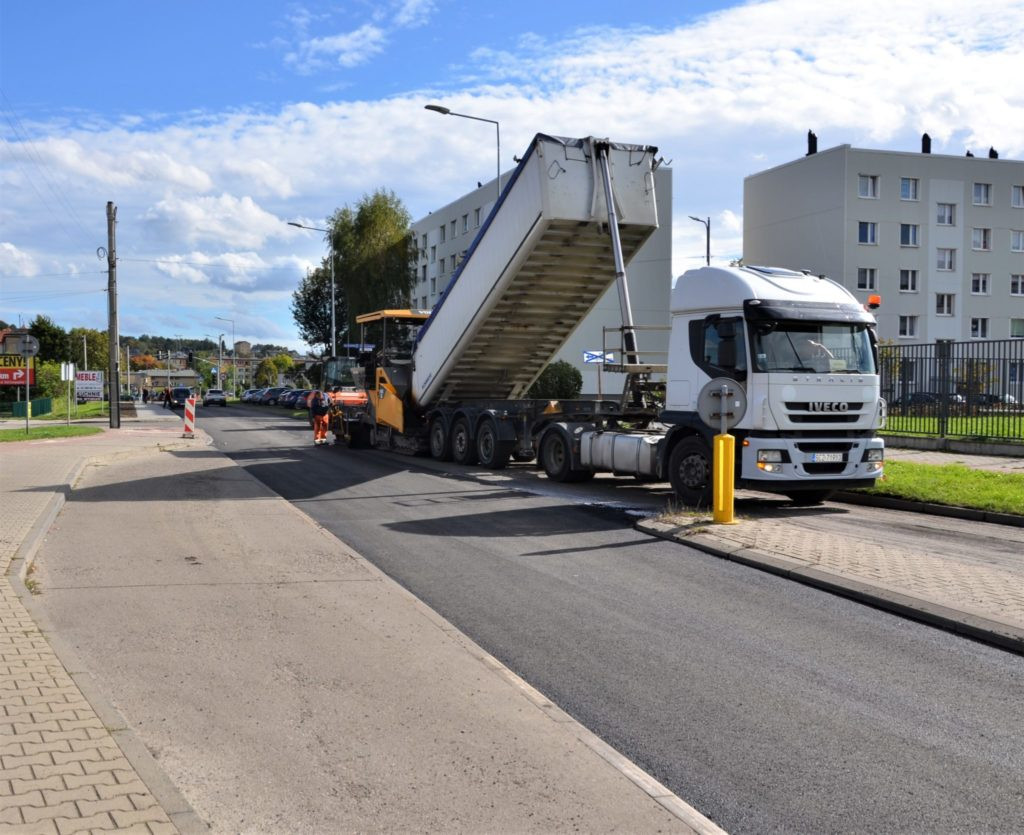 Radzionków. Budują ścieżkę rowerową