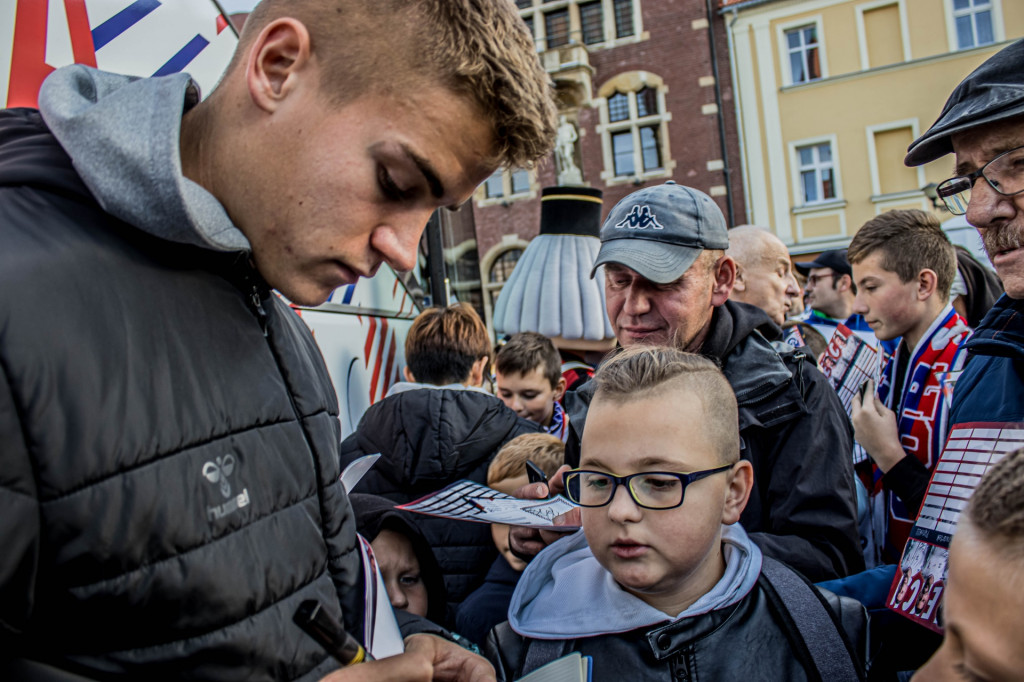 Tarnowskie Góry, Zbrosławice i Górnik Zabrze