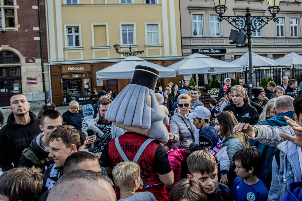 Tarnowskie Góry, Zbrosławice i Górnik Zabrze