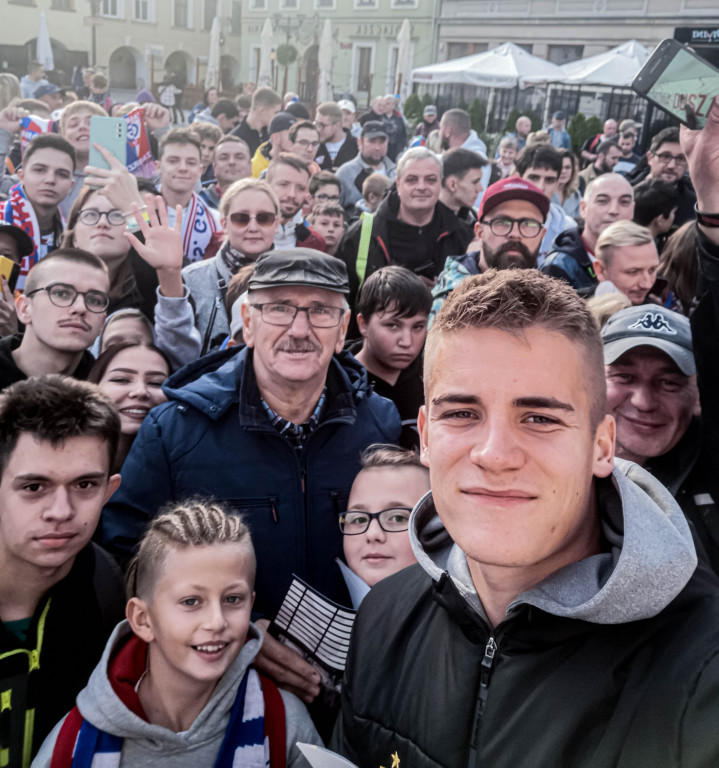 Tarnowskie Góry, Zbrosławice i Górnik Zabrze