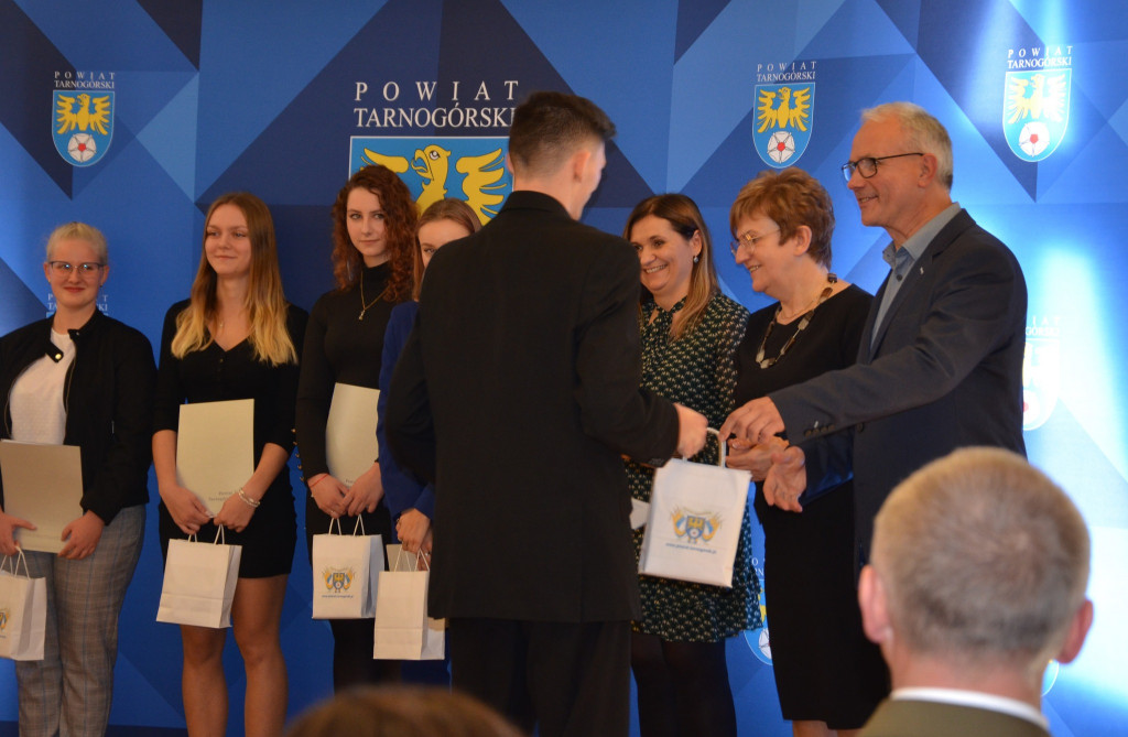 Powiatowy Dzień Edukacji - wyróżnieni nauczyciele