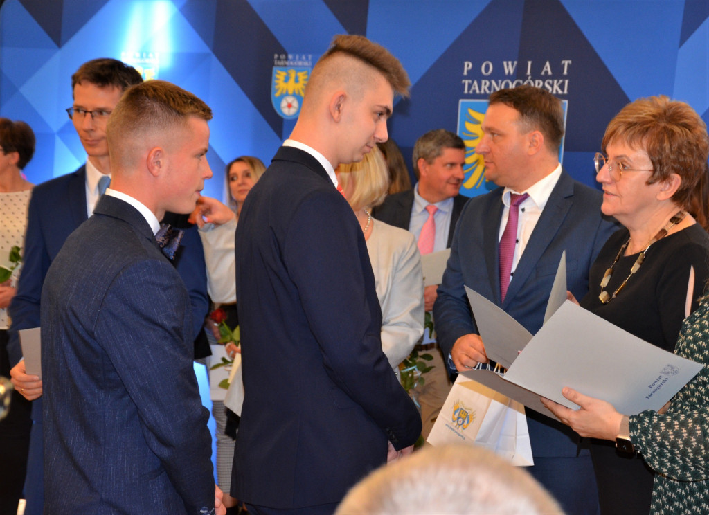 Powiatowy Dzień Edukacji - wyróżnieni nauczyciele