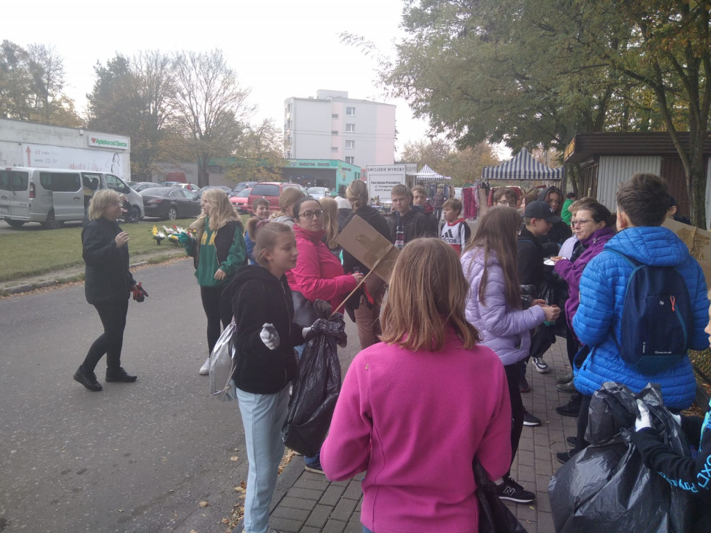 Podróż szlakiem Soplicy - sprzątanie Strzybnicy