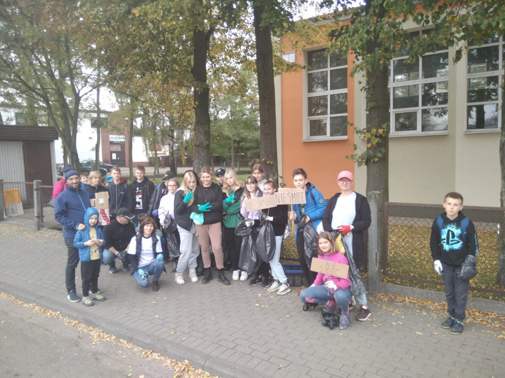 Podróż szlakiem Soplicy - sprzątanie Strzybnicy