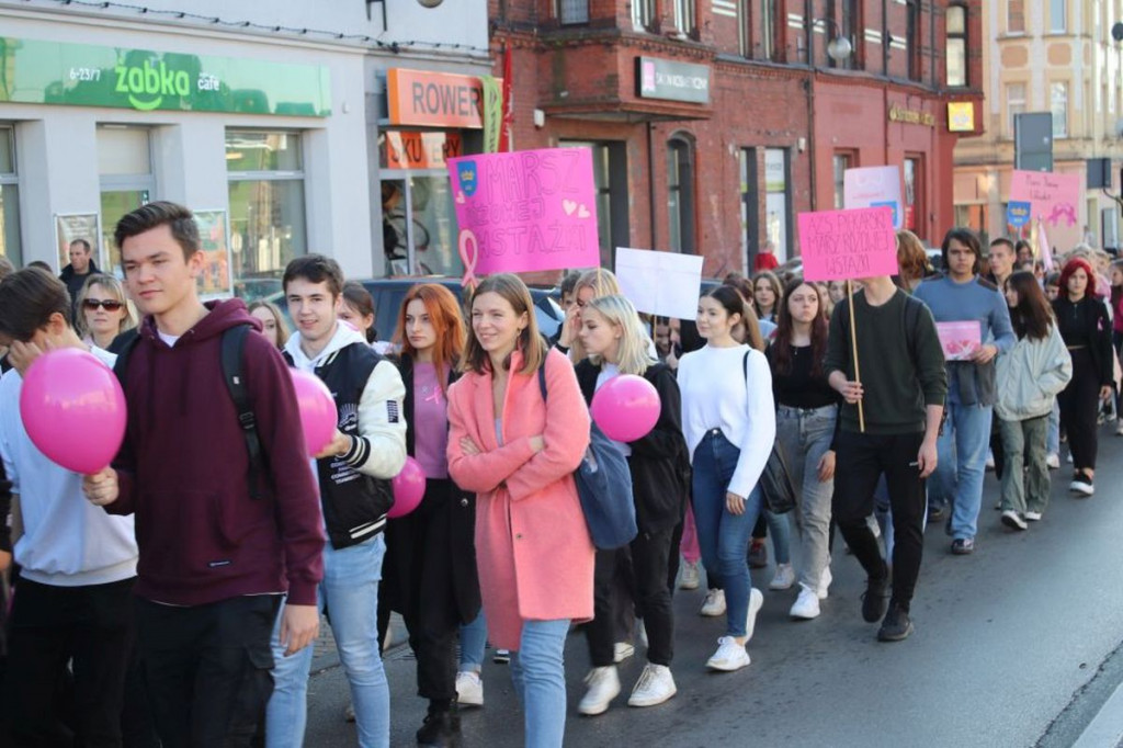 Dzień Różowej Wstążki i przemarsz przez miasto
