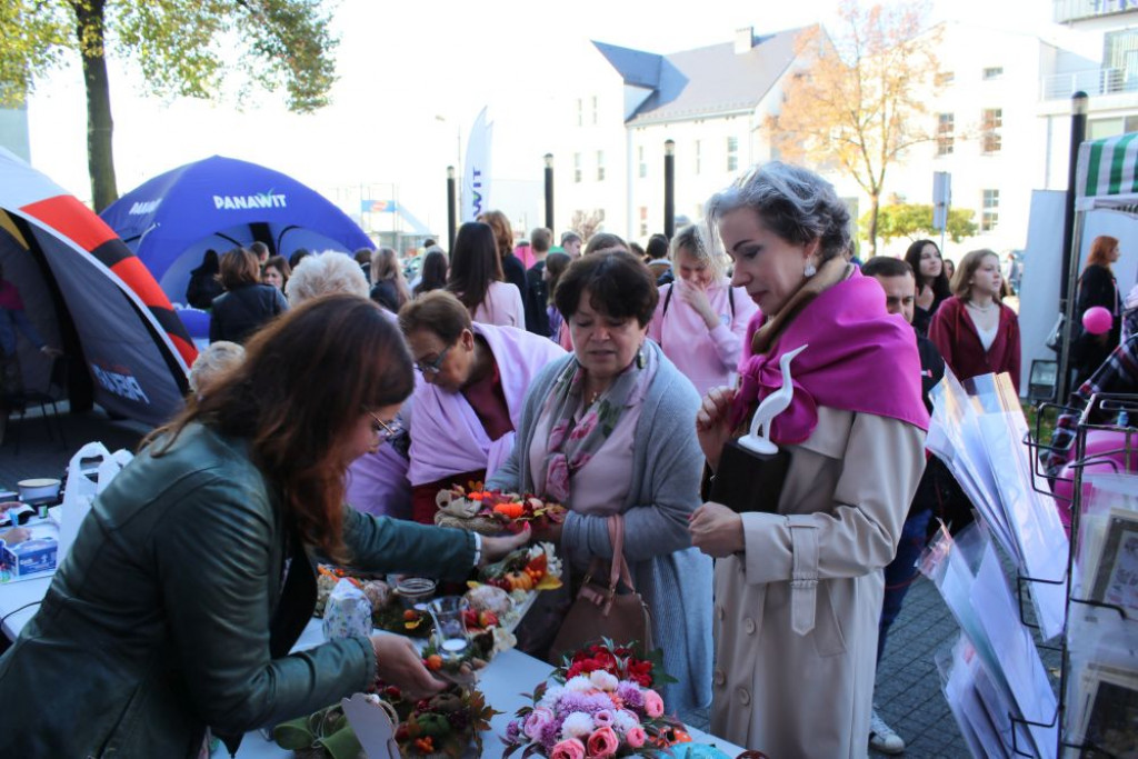 Dzień Różowej Wstążki i przemarsz przez miasto