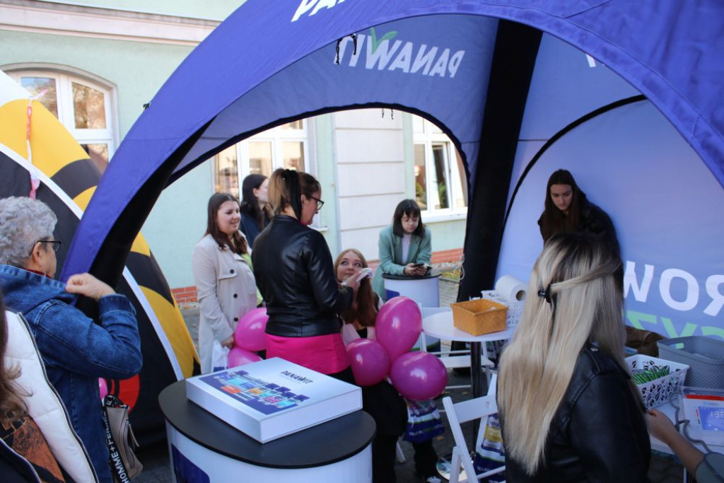 Dzień Różowej Wstążki i przemarsz przez miasto