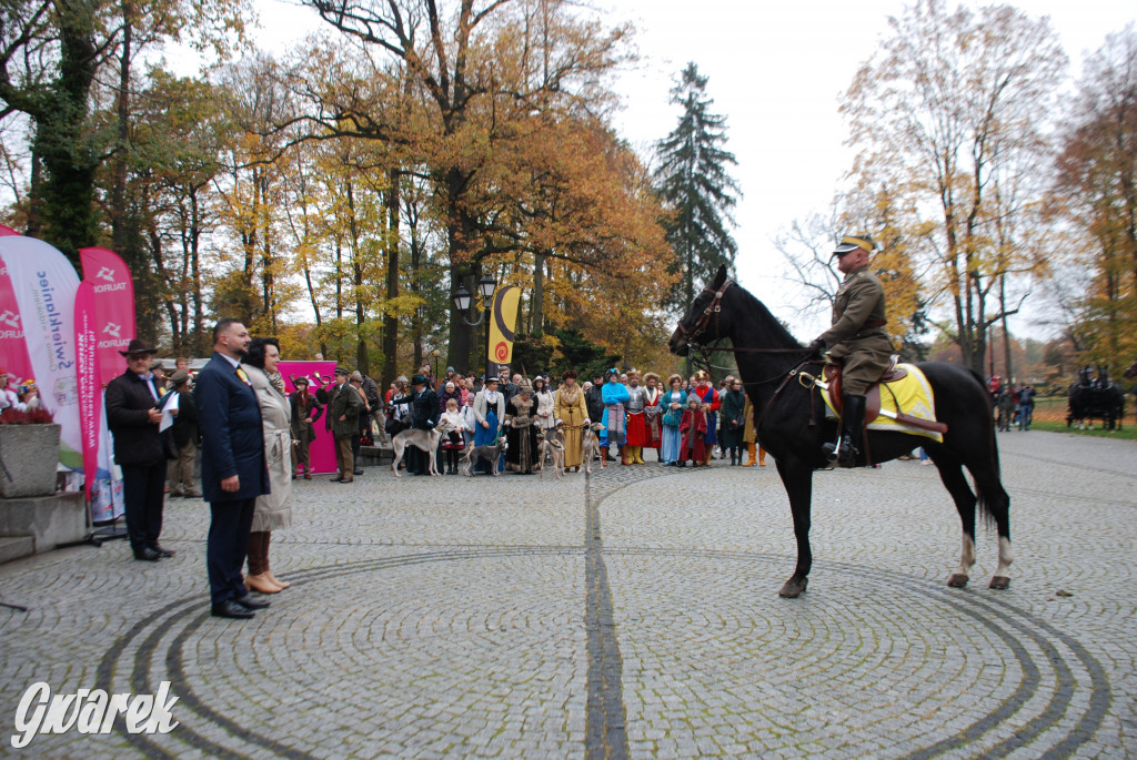 Świerklaniec. Kawaleryjski hubertus w parku