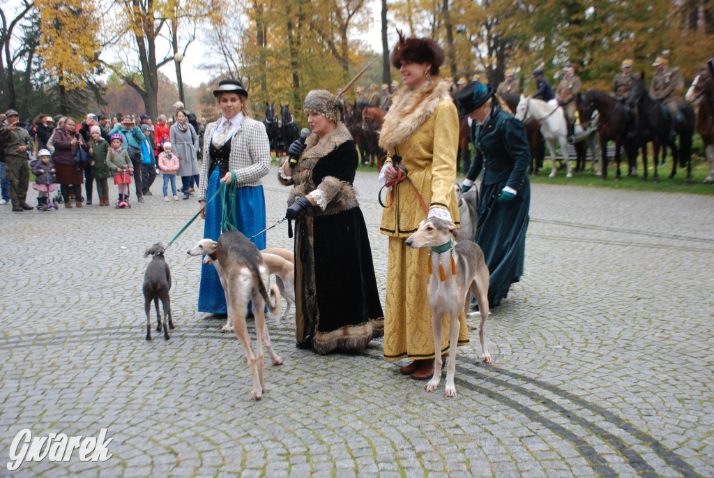 Świerklaniec. Kawaleryjski hubertus w parku