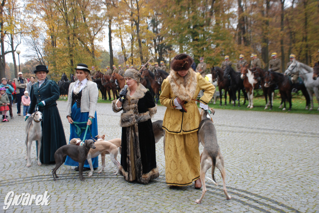 Świerklaniec. Kawaleryjski hubertus w parku