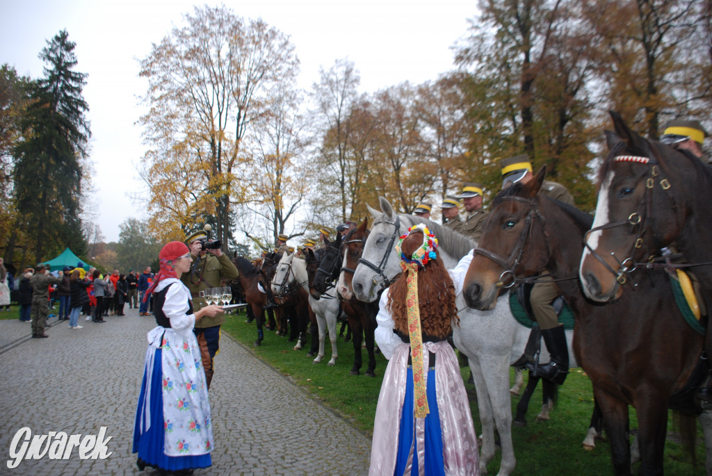 Świerklaniec. Kawaleryjski hubertus w parku