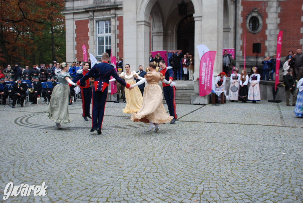 Świerklaniec. Kawaleryjski hubertus w parku