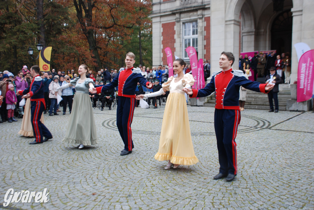 Świerklaniec. Kawaleryjski hubertus w parku