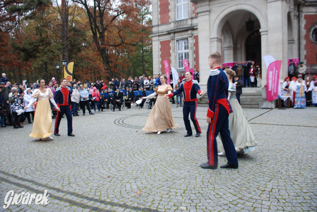 Świerklaniec. Kawaleryjski hubertus w parku