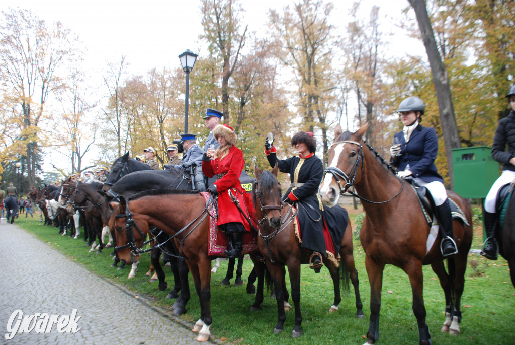 Świerklaniec. Kawaleryjski hubertus w parku