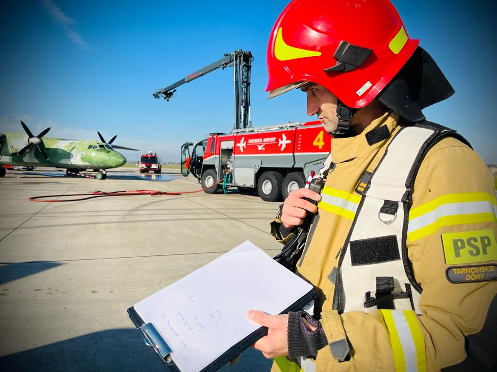 Pyrzowice. Akcja samolot, nasi strażacy na miejscu